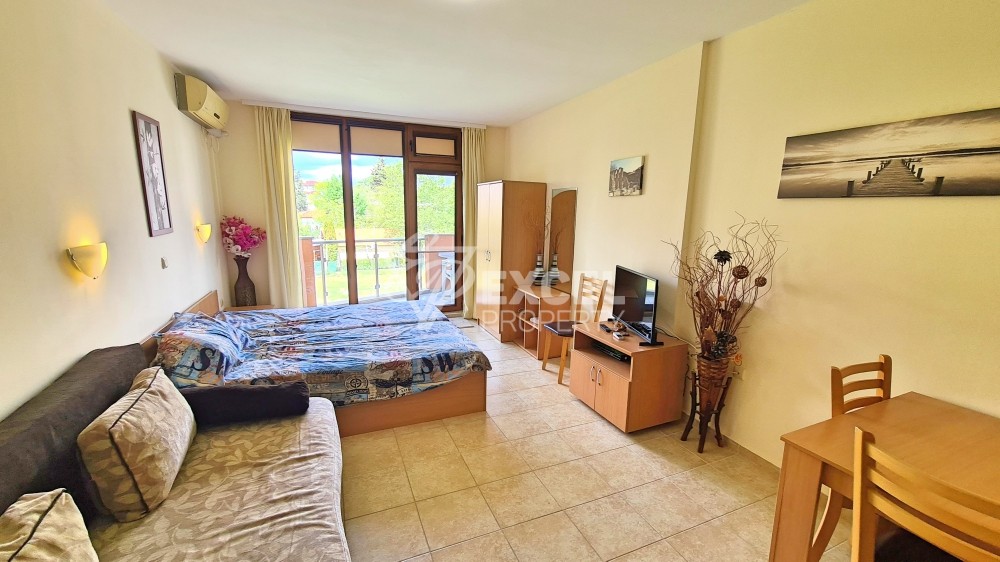 Обзаведено студио в Равда на първа линия.