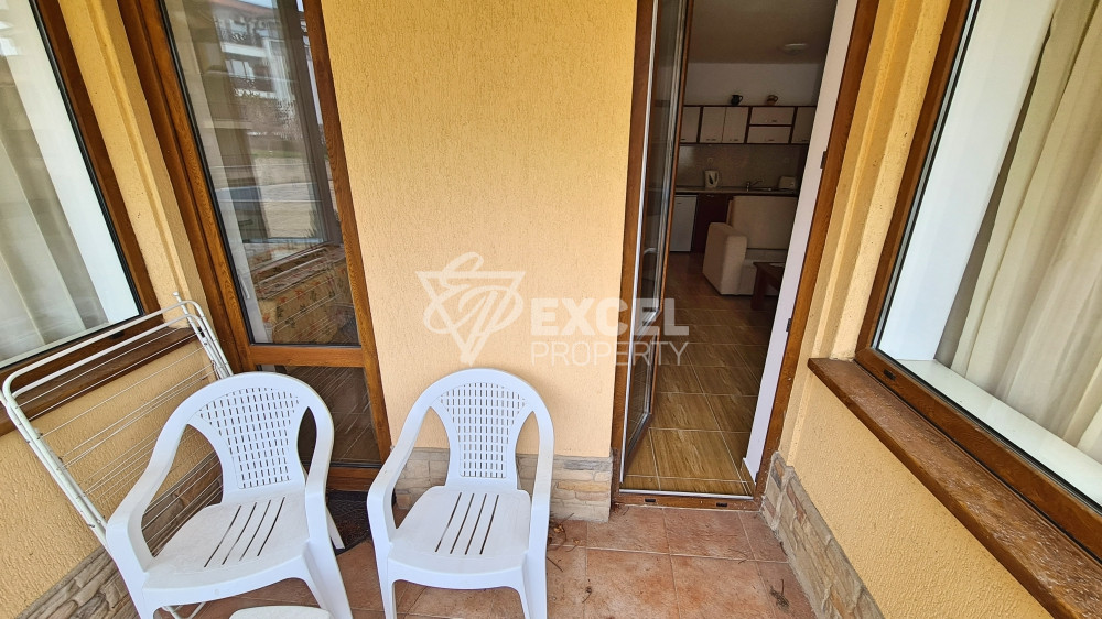 Двустаен апартамент с гледка към басейна в Свети Влас