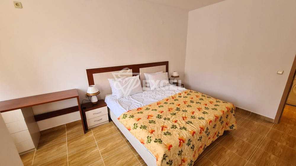 Двустаен апартамент с гледка към басейна в Свети Влас