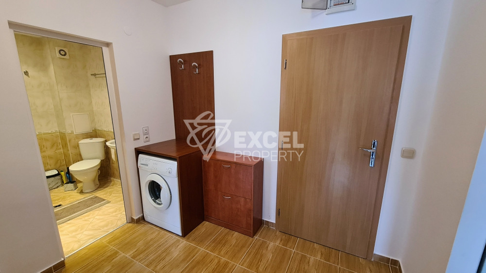 Двустаен апартамент с гледка към басейна в Свети Влас