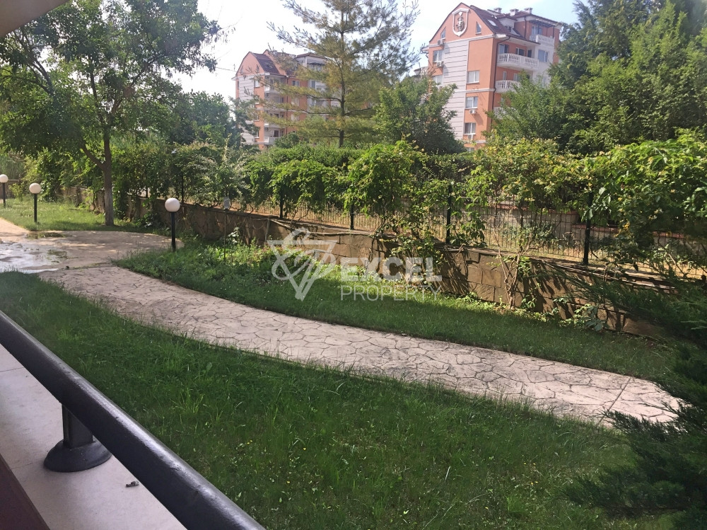 Обзаведен тристаен апартемнт в Слънчев бряг в комплекс Поло Резорт