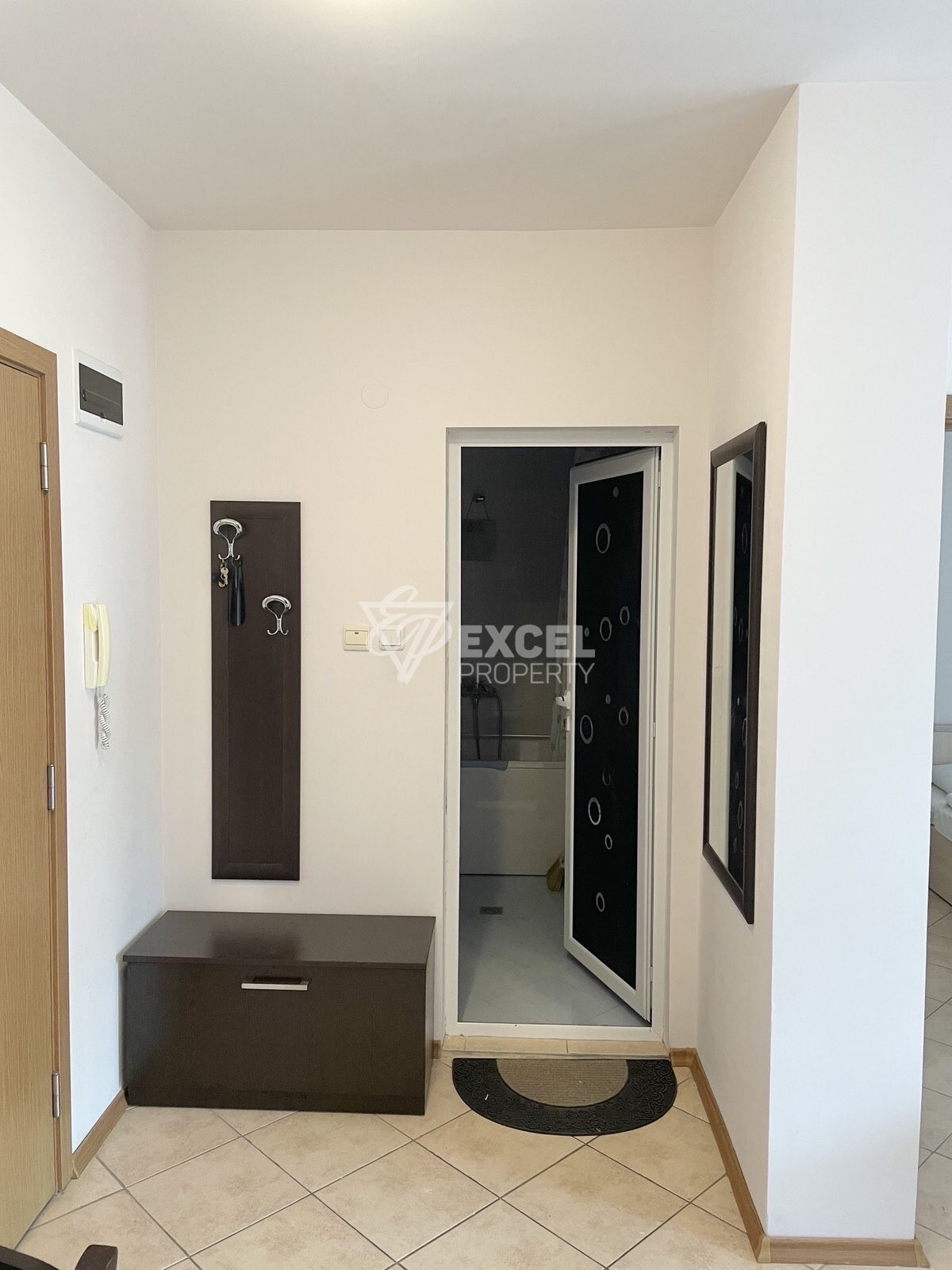 Обзаведен, тристаен апартамент в Слънчев Бряг в комплекс Съни Биич Хилс