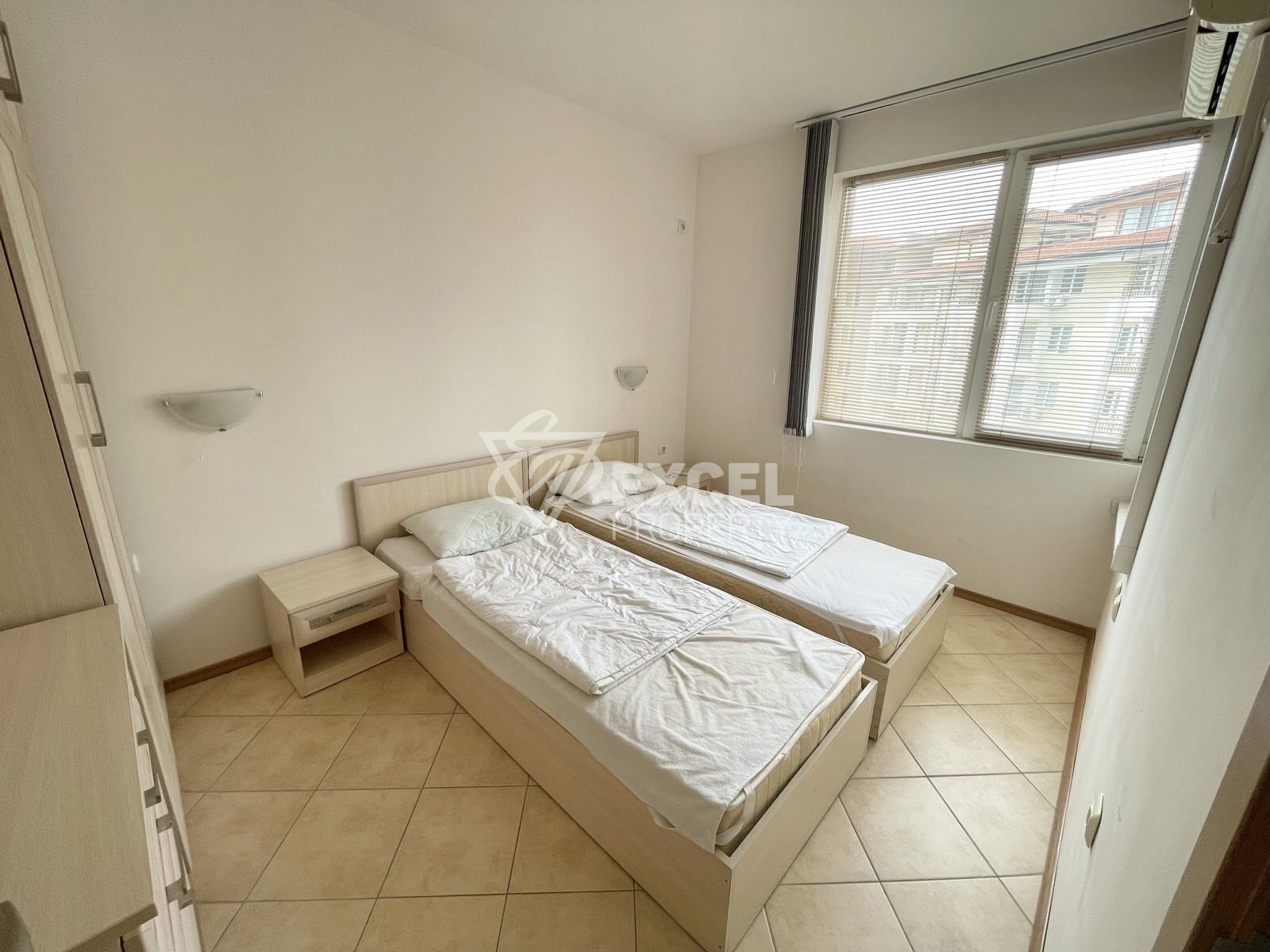 Обзаведен, тристаен апартамент в Слънчев Бряг в комплекс Съни Биич Хилс