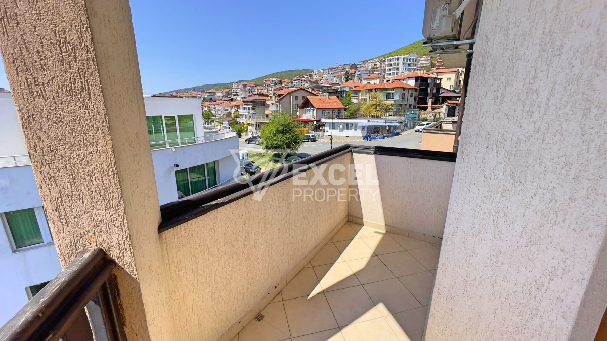 Тристаен апартамент с гледка море на 200м от морето в Свети Влас