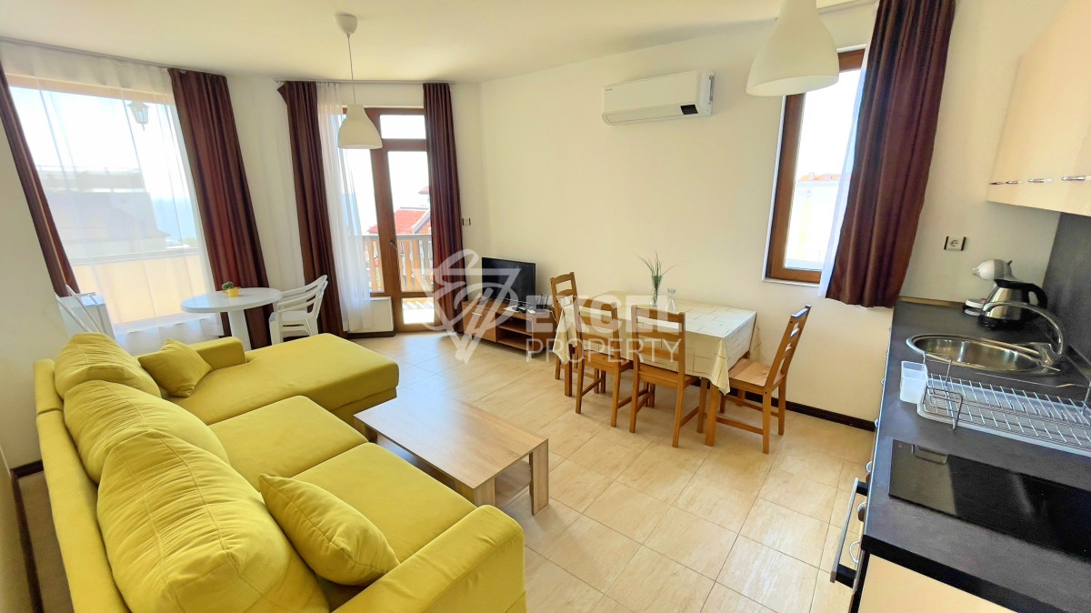 Тристаен апартамент с гледка море на 200м от морето в Свети Влас