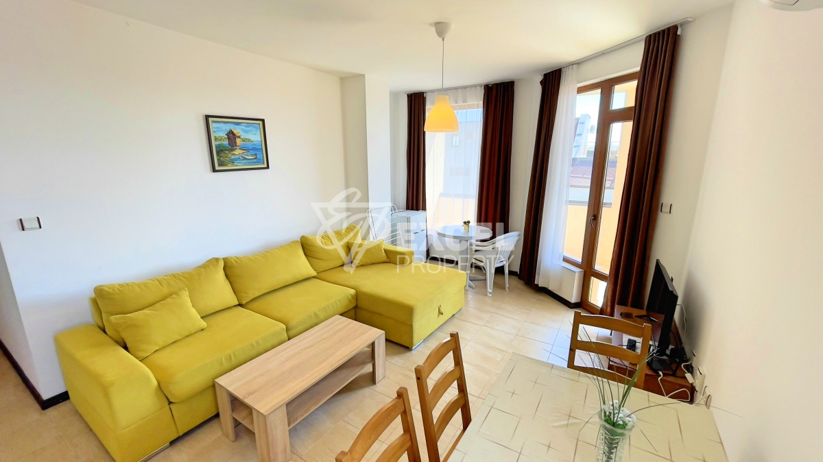 Тристаен апартамент с гледка море на 200м от морето в Свети Влас