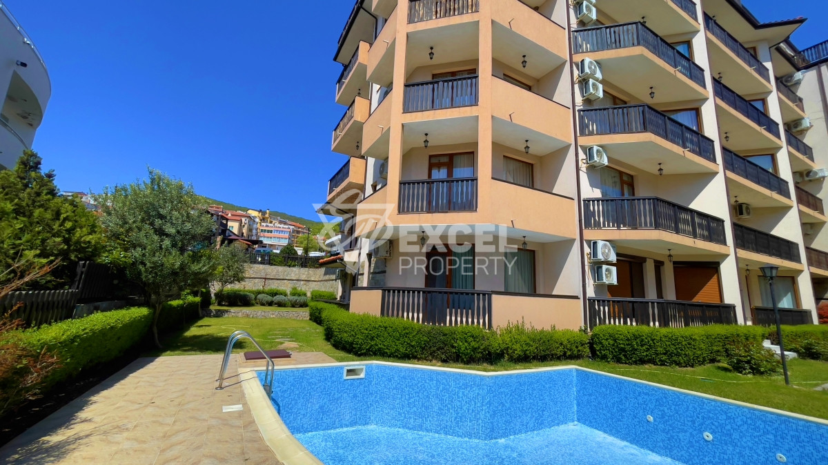 Тристаен апартамент с гледка море на 200м от морето в Свети Влас