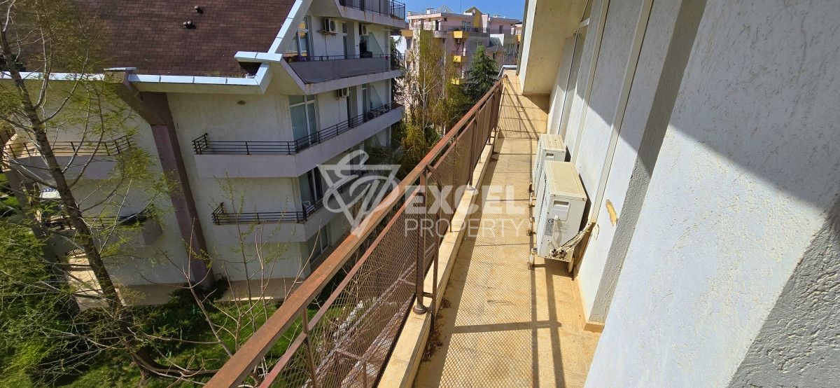 Тристаен апартамент за продажба в комплекс Сън Вилидж, Слънчев Бряг