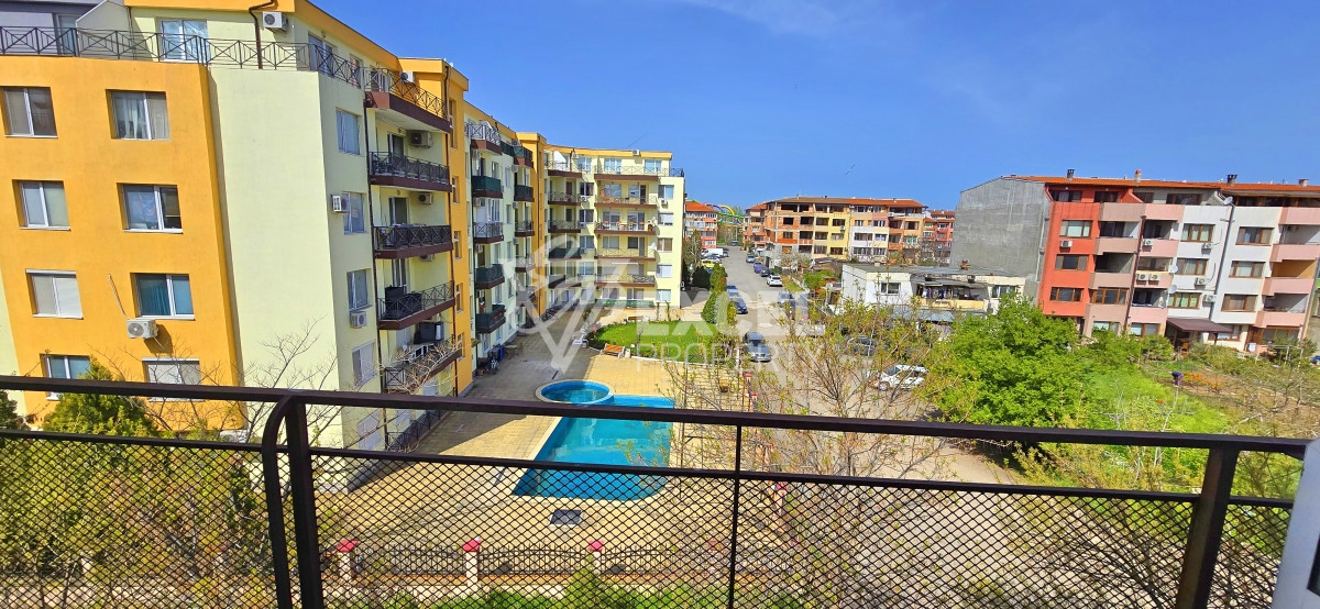 Тристаен апартамент за продажба в комплекс Сън Вилидж, Слънчев Бряг