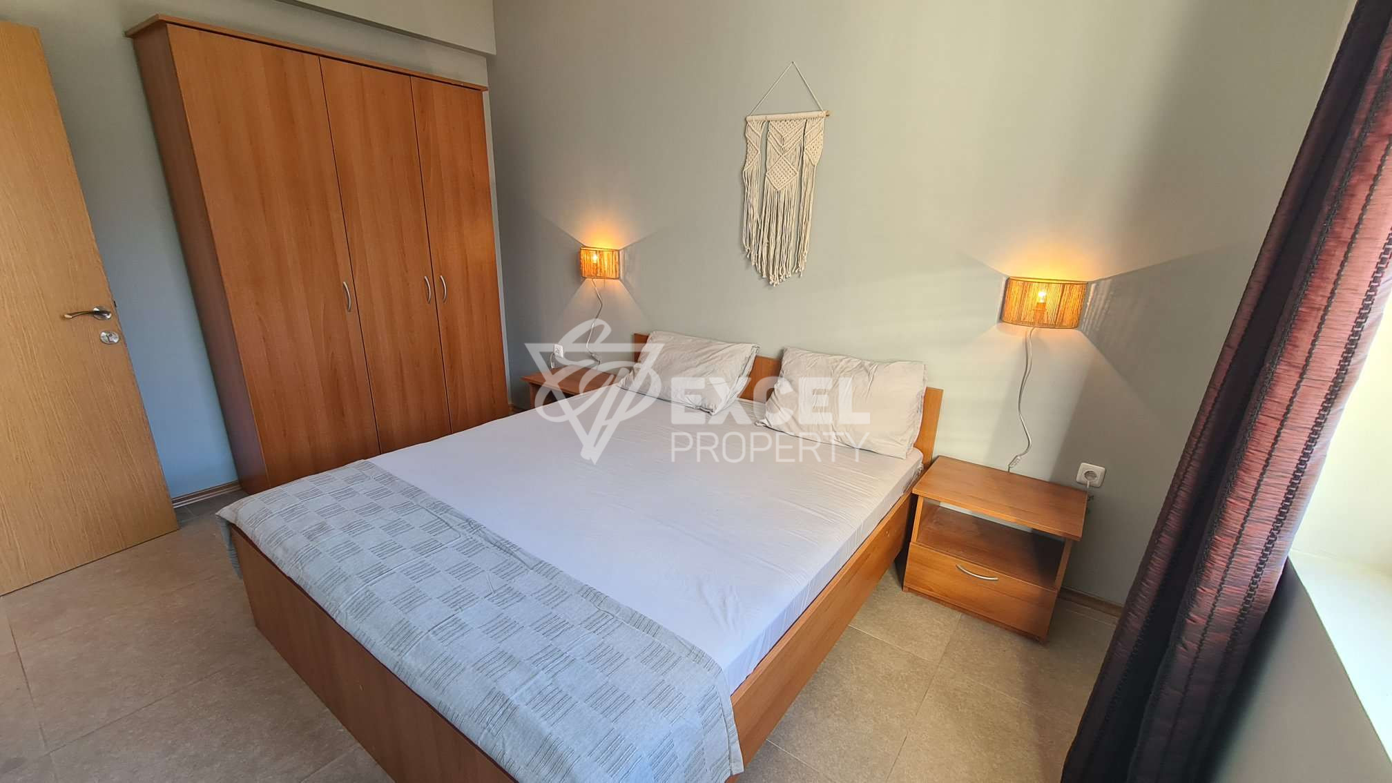 Съни Бийч Хилс, Слънчев бряг - тристаен, обзаведен апартамент