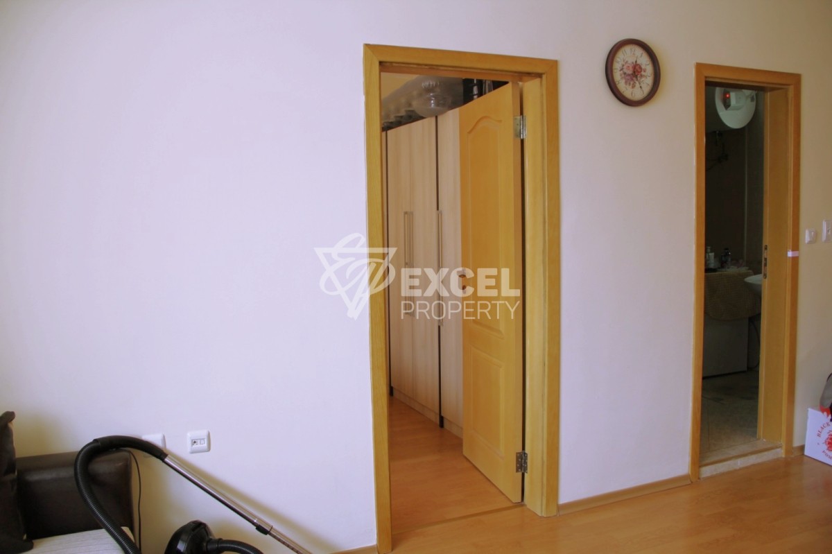 Двустаен апартамент в Свети Влас на 150 м от морето