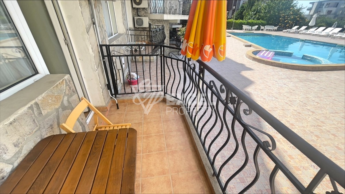 Двустаен апартамент в Свети Влас на 150 м от морето