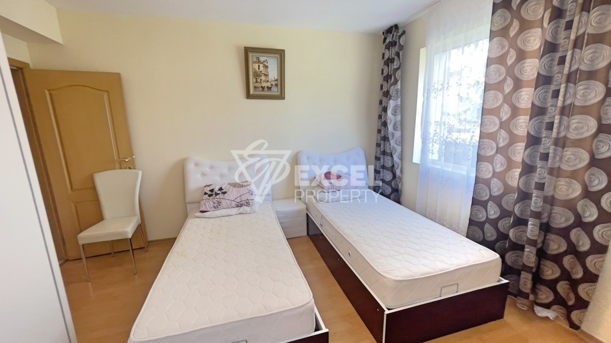 Тристаен апартамент в Свети Влас на партерен етаж на метри от морето