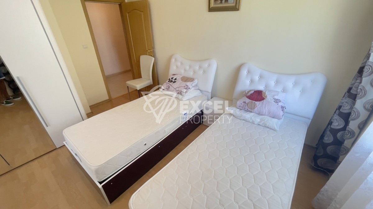 Тристаен апартамент в Свети Влас на партерен етаж на метри от морето