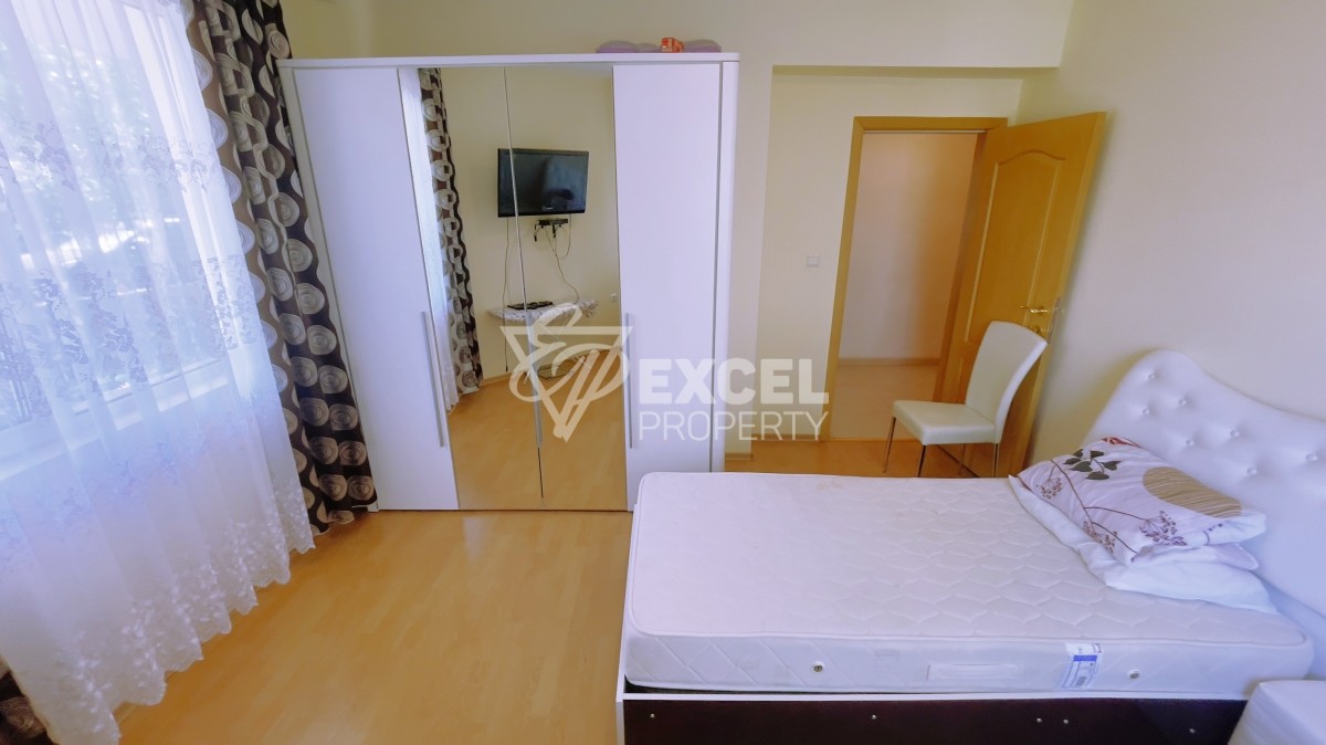 Тристаен апартамент в Свети Влас на партерен етаж на метри от морето