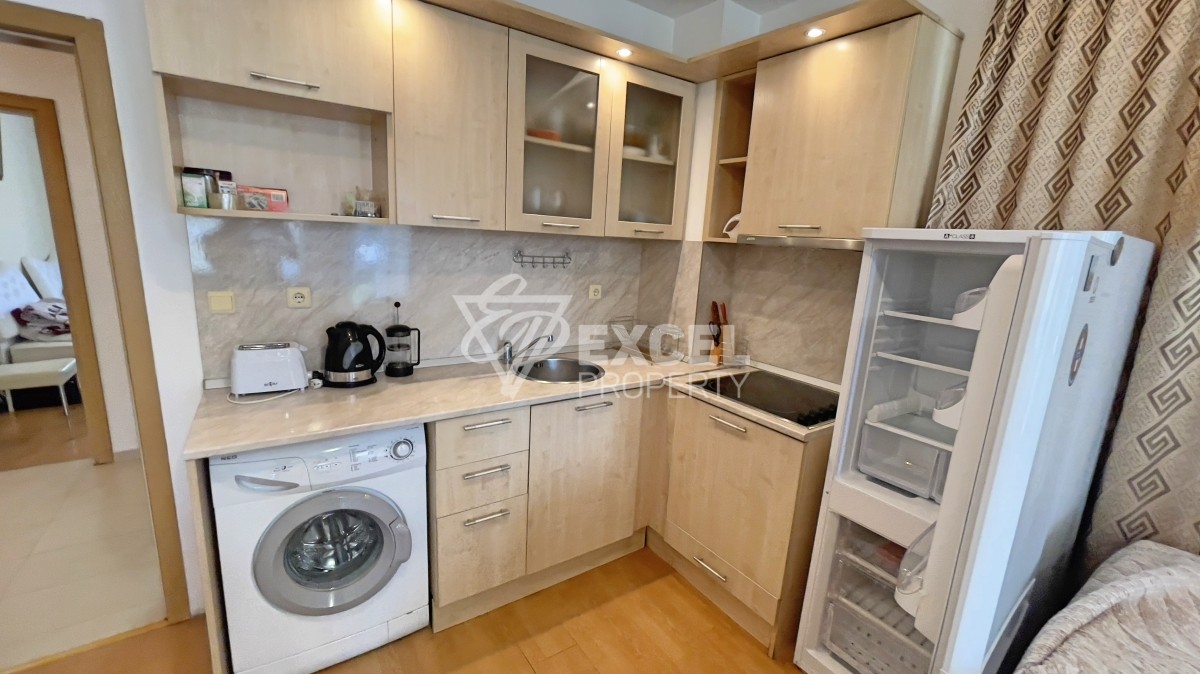 Тристаен апартамент в Свети Влас на партерен етаж на метри от морето