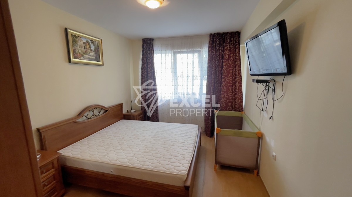 Тристаен апартамент в Свети Влас на партерен етаж на метри от морето