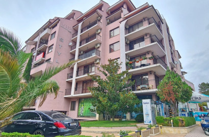 Обзаведен двустаен апартамент на 300 м от плажа в Слънчев Бряг