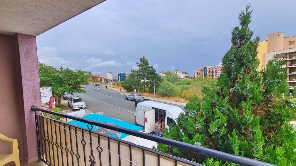 Обзаведен двустаен апартамент на 300 м от плажа в Слънчев Бряг