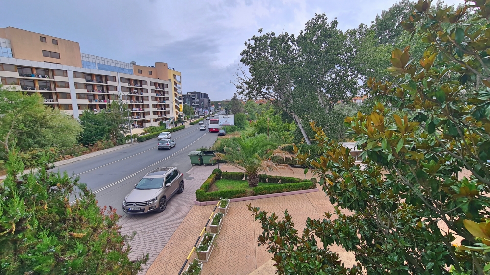 Обзаведен двустаен апартамент на 300 м от плажа в Слънчев Бряг