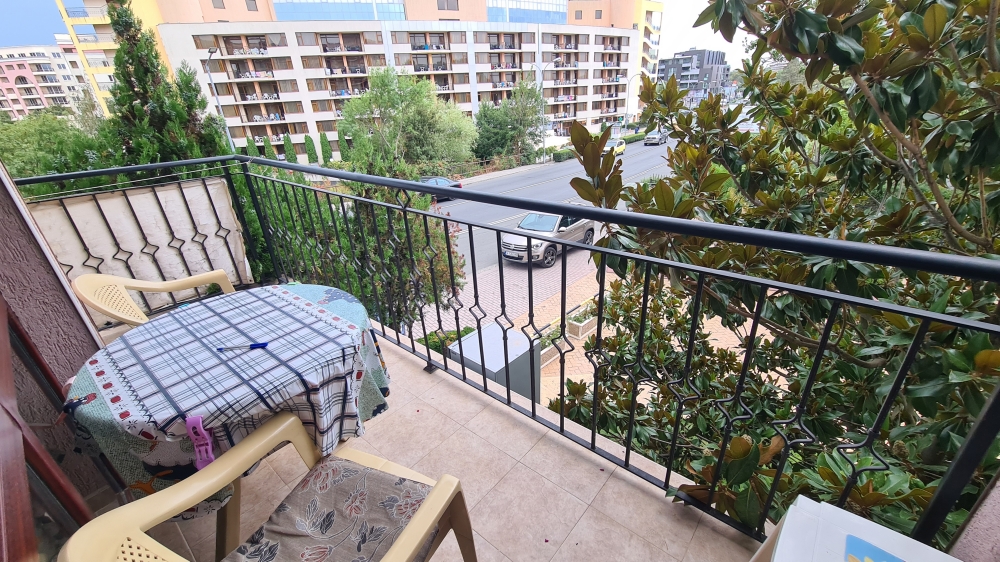 Обзаведен двустаен апартамент на 300 м от плажа в Слънчев Бряг