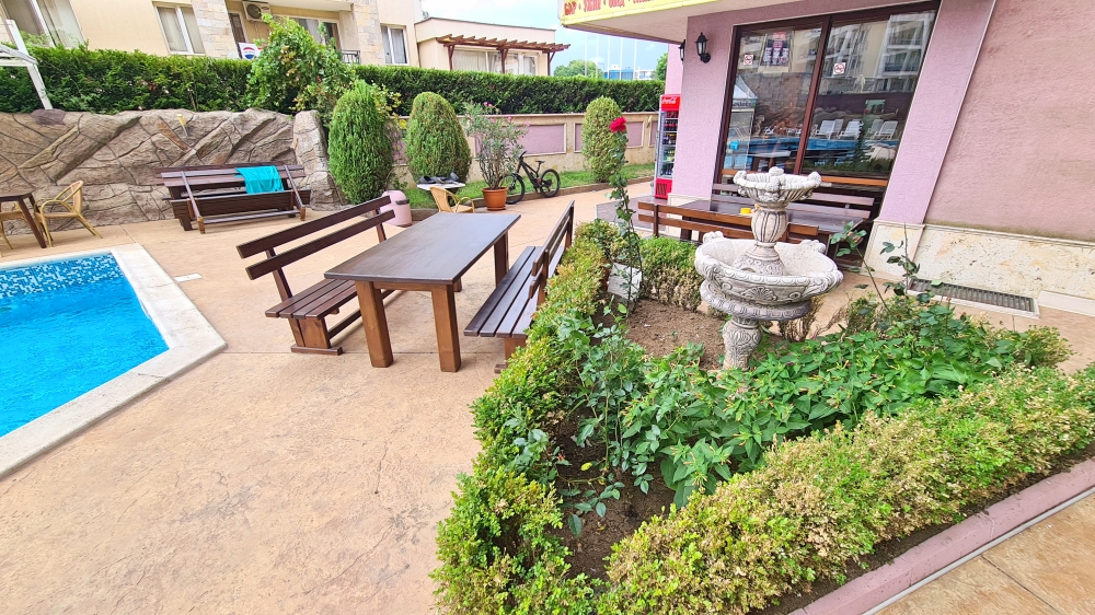 Обзаведен двустаен апартамент на 300 м от плажа в Слънчев Бряг