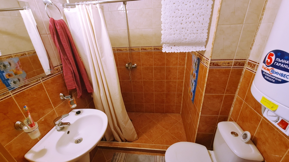 Обзаведен двустаен апартамент на 300 м от плажа в Слънчев Бряг