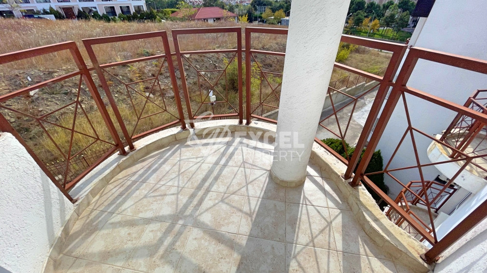 Двустаен апартамент с частична гледка море в Свети Влас