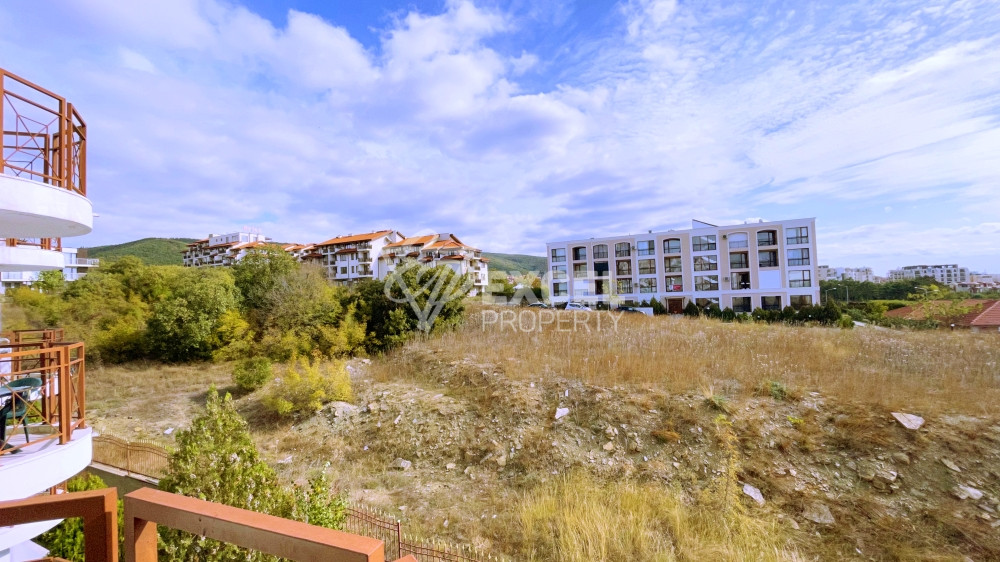 Двустаен апартамент с частична гледка море в Свети Влас