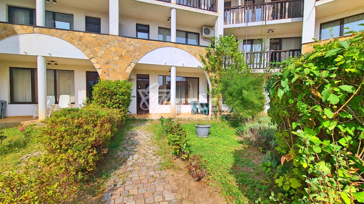 Комплекс Воденицата, Свети Влас - тристаен апартамент на партера.