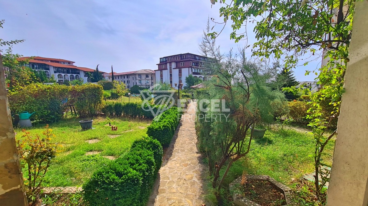 Комплекс Воденицата, Свети Влас - тристаен апартамент на партера.