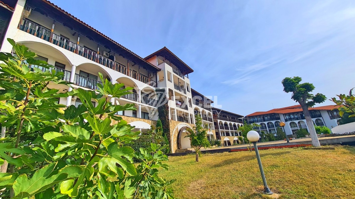 Комплекс Воденицата, Свети Влас - тристаен апартамент на партера.