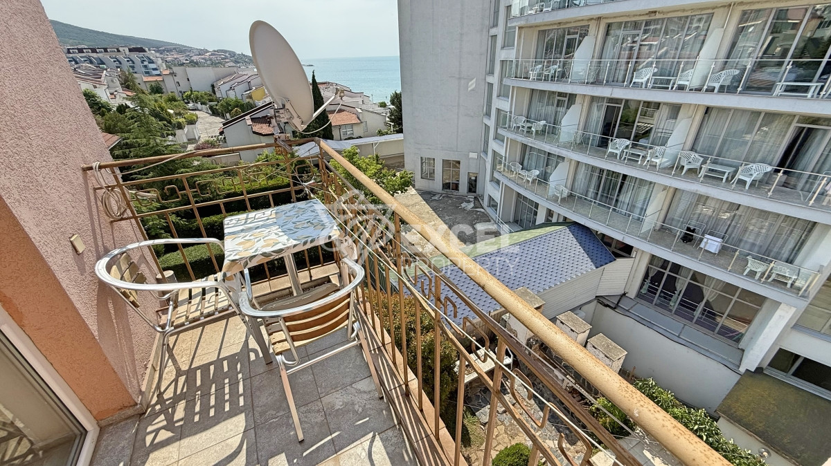 Апартамент с гледка море в комплекс Залив, Свети Влас.