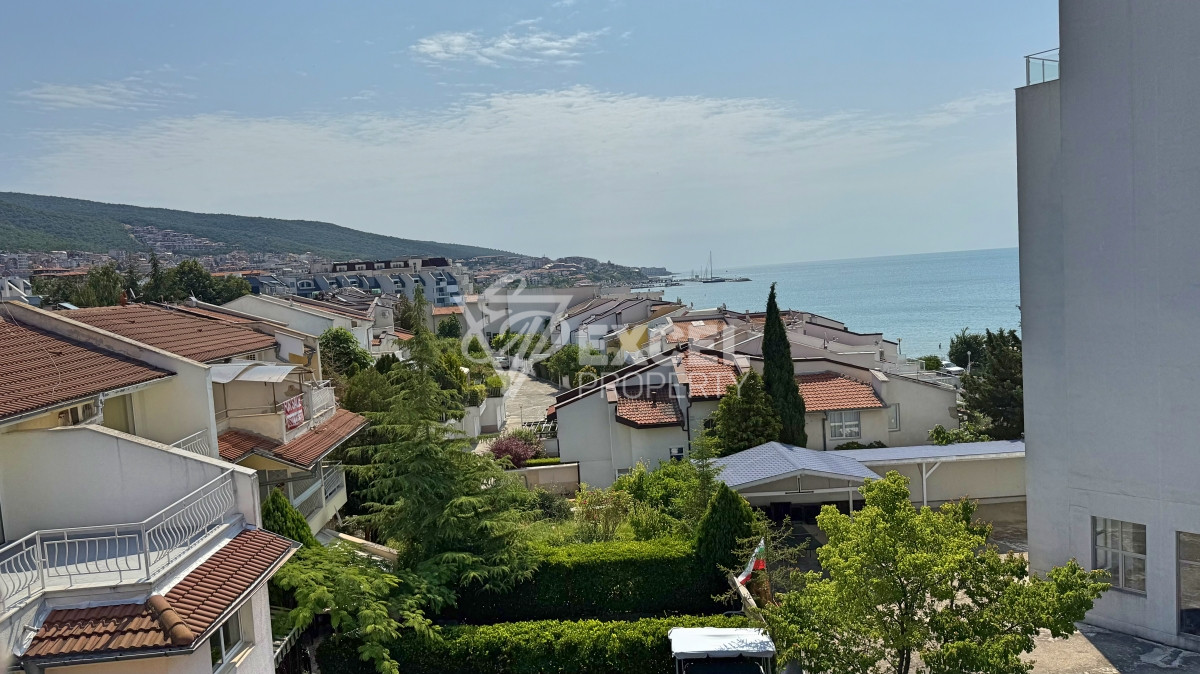 Апартамент с гледка море в комплекс Залив, Свети Влас.