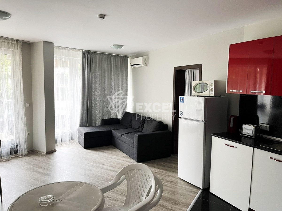 Просторен тристаен апартамент.