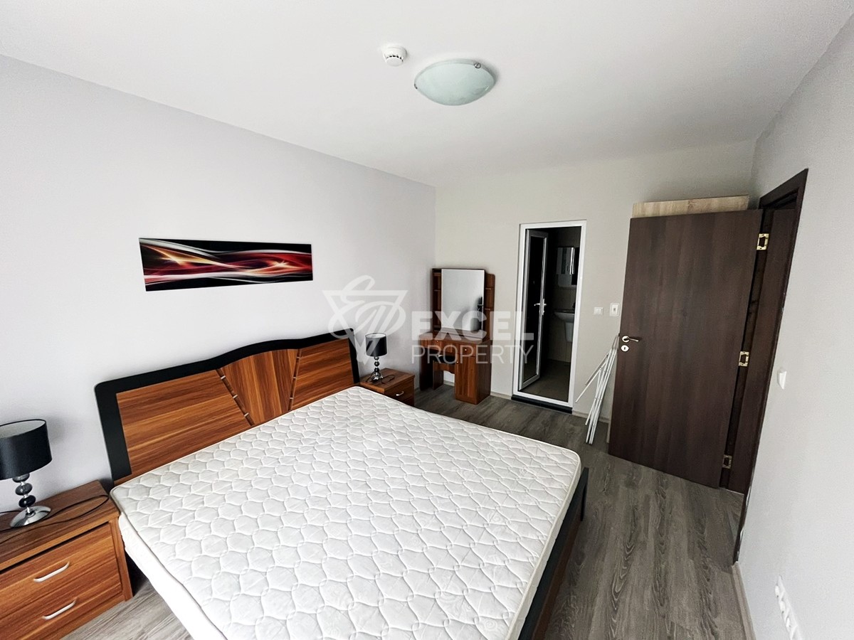 Просторен тристаен апартамент.