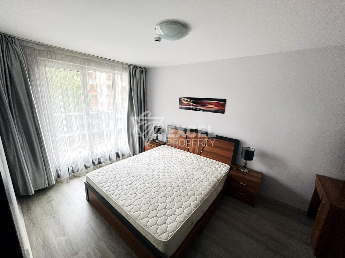 Просторен тристаен апартамент.