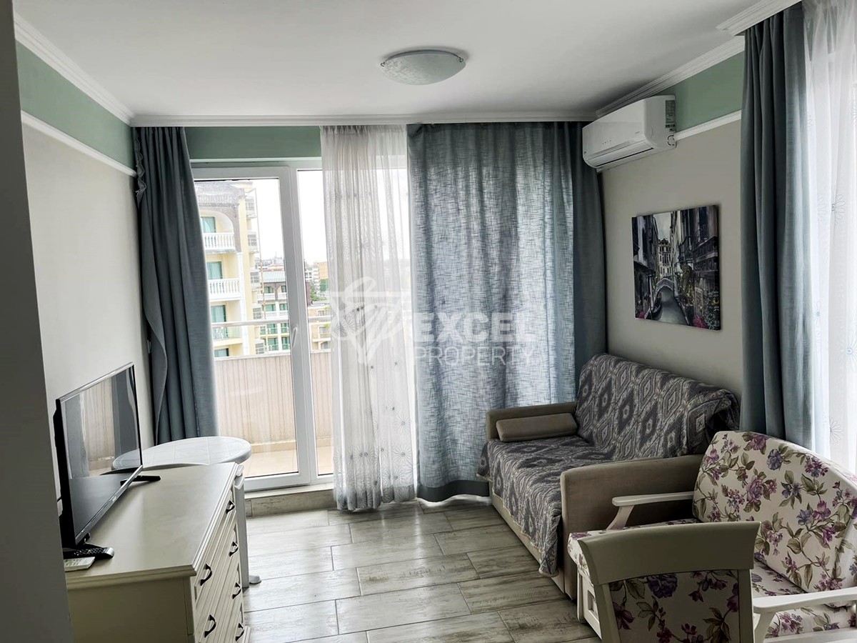 Тристаен апартамент, втора линия море.