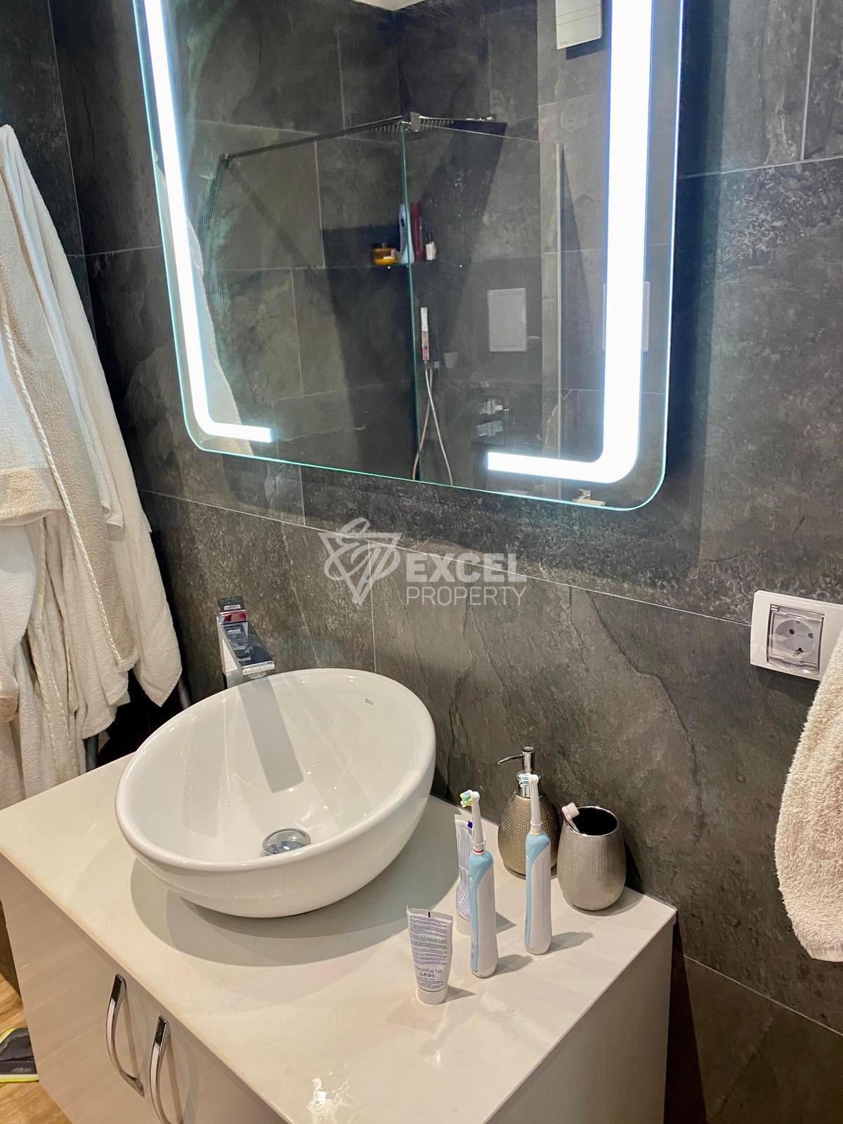 Луксозен тристаен апартамент !