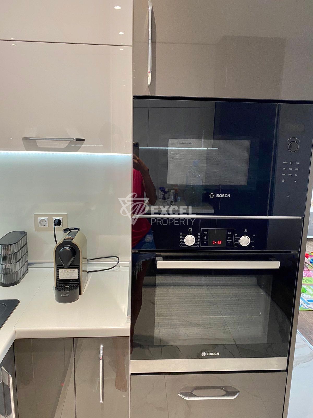 Луксозен тристаен апартамент !