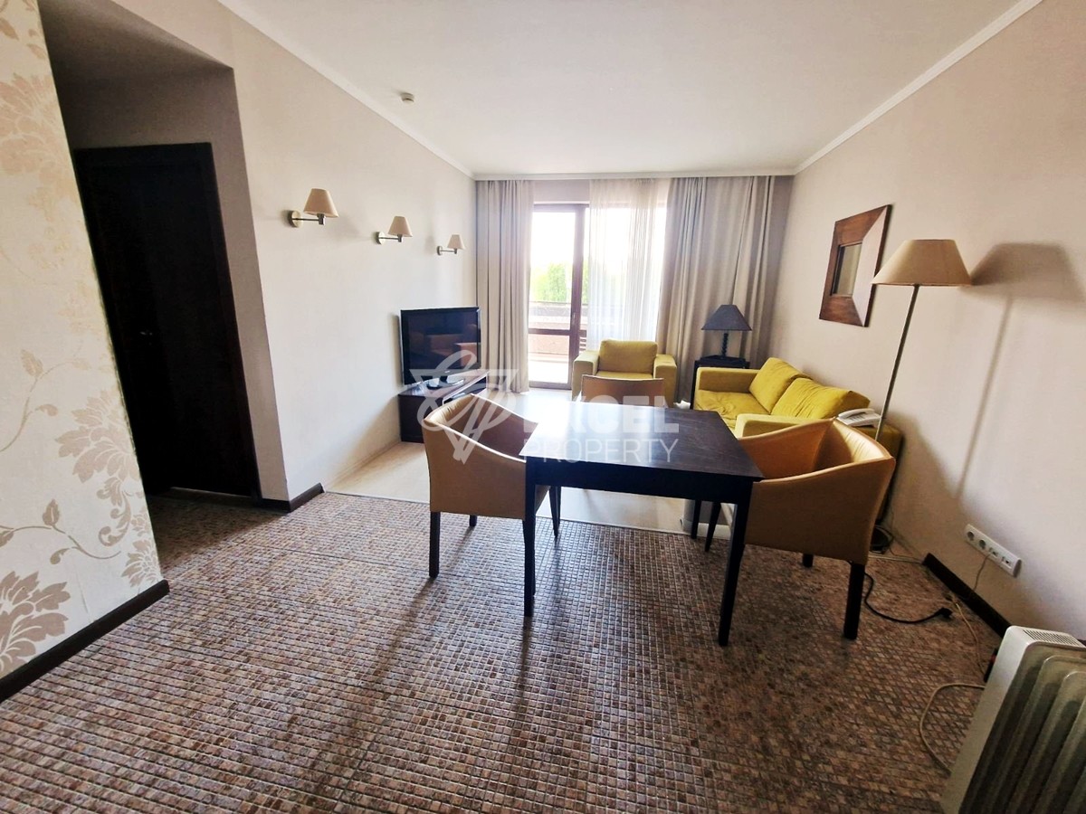 Обзаведен двустаен в комплекс "Роял Бийч Барсело".