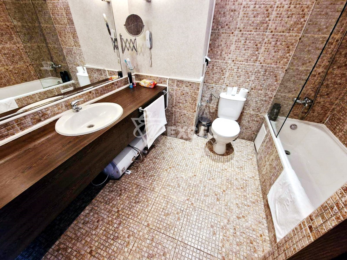 Обзаведен двустаен в комплекс "Роял Бийч Барсело".