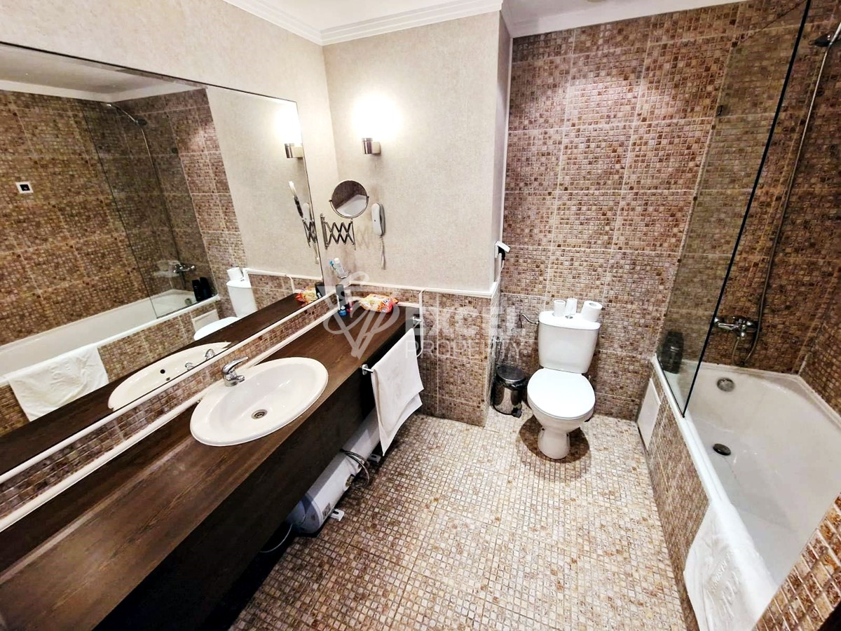 Обзаведен двустаен в комплекс "Роял Бийч Барсело".