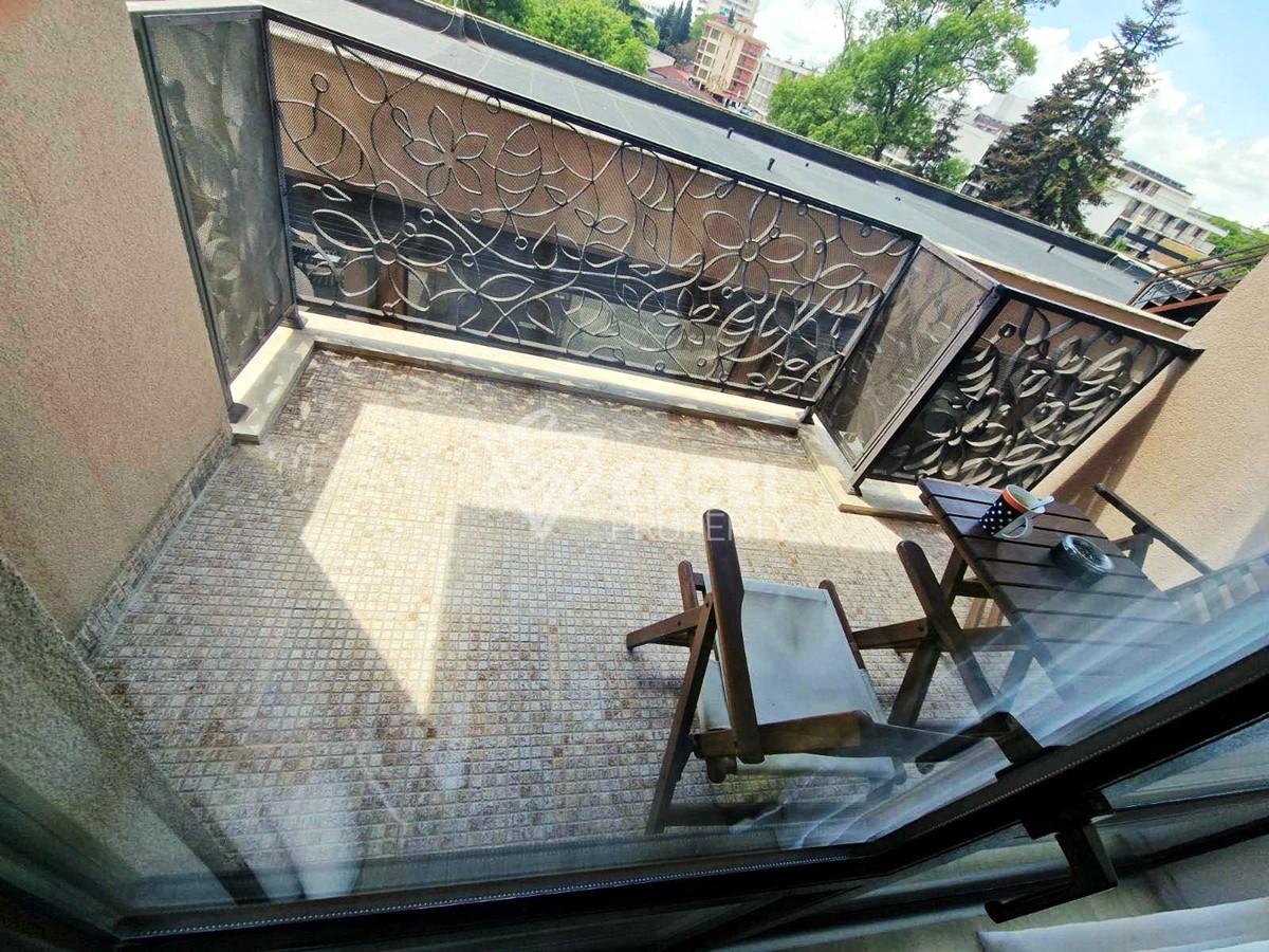 Обзаведен двустаен в комплекс "Роял Бийч Барсело".