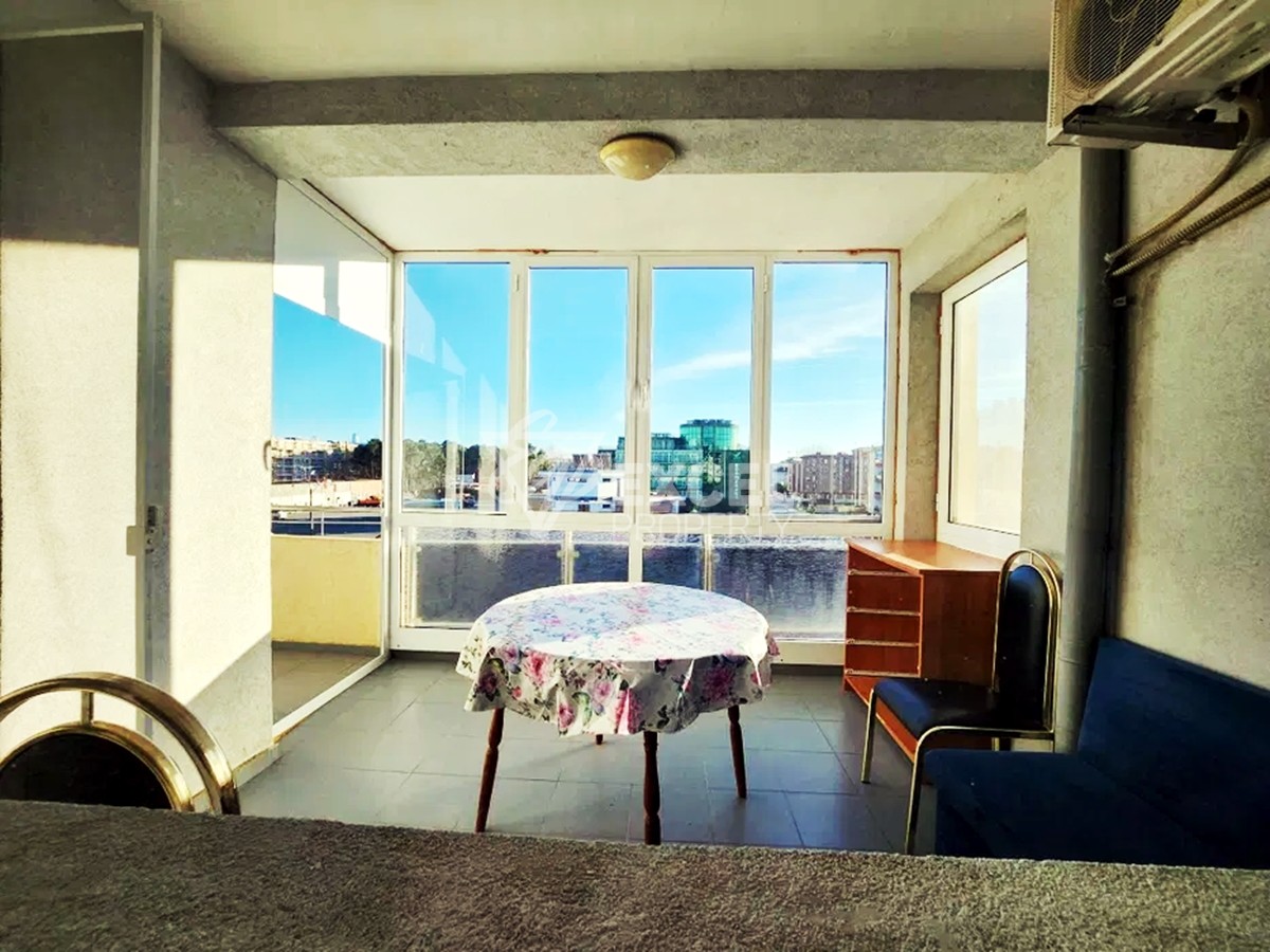 Двустаен апартамент, без такса поддръжка.