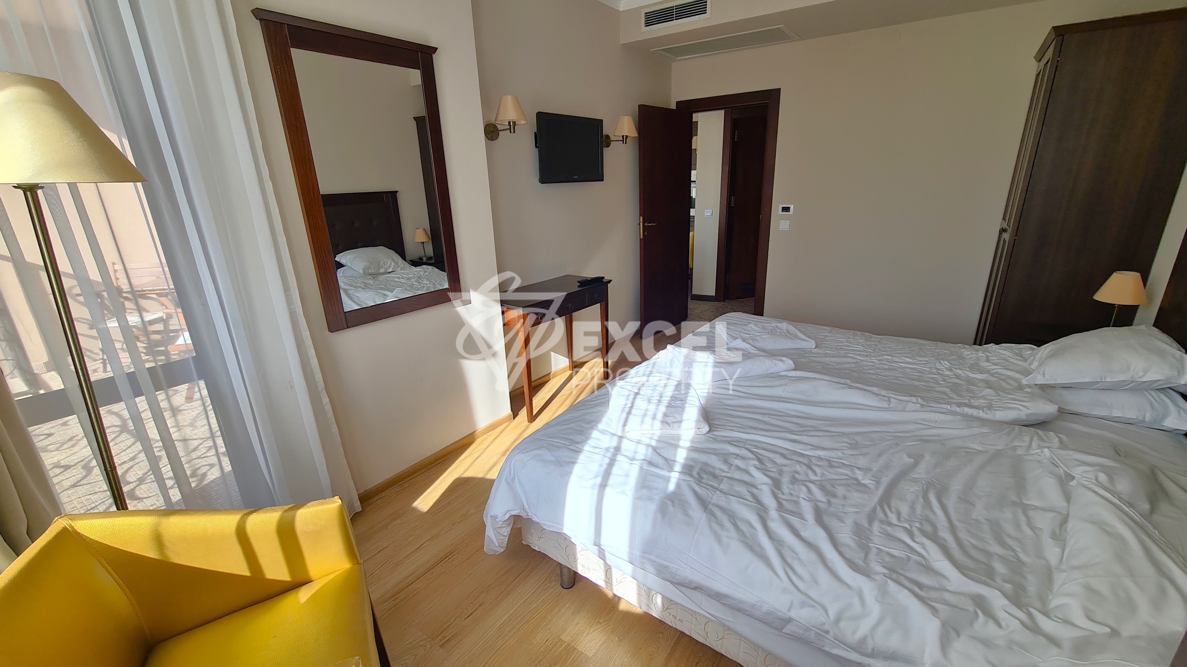 Обзаведен двустаен апартамент в комплекс Барсело Роял в Слънчев бряг