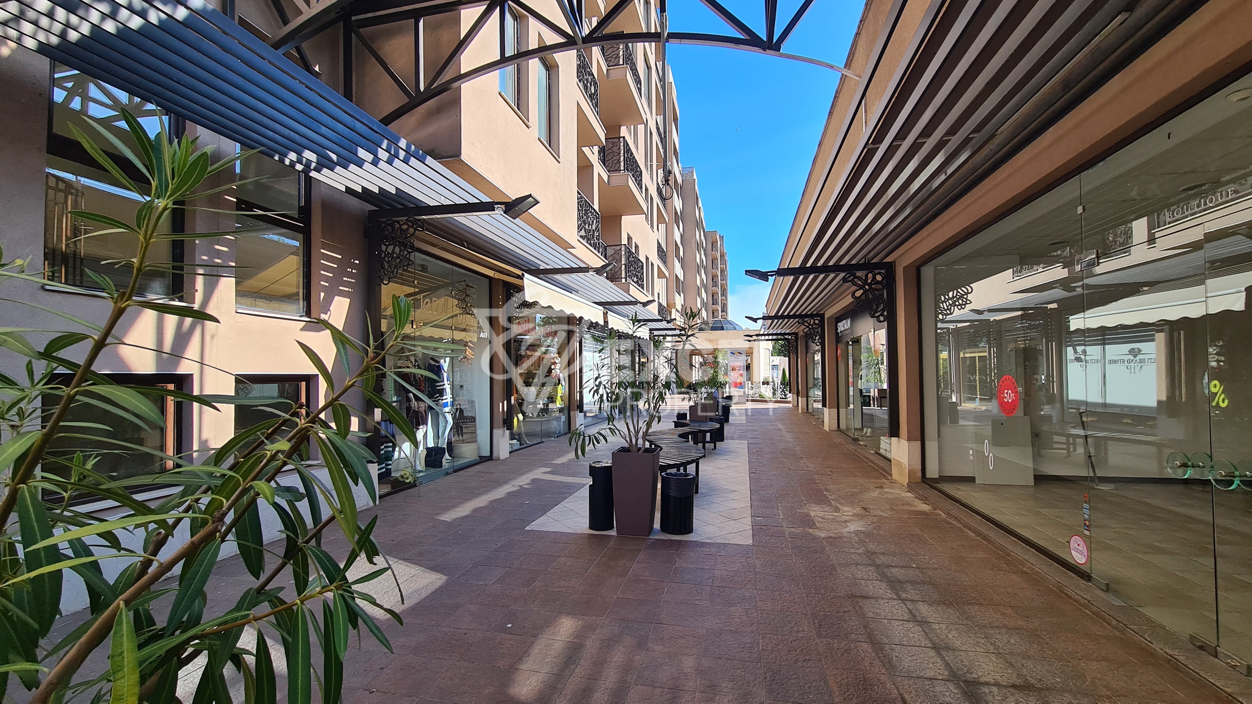 Обзаведен двустаен апартамент в комплекс Барсело Роял в Слънчев бряг