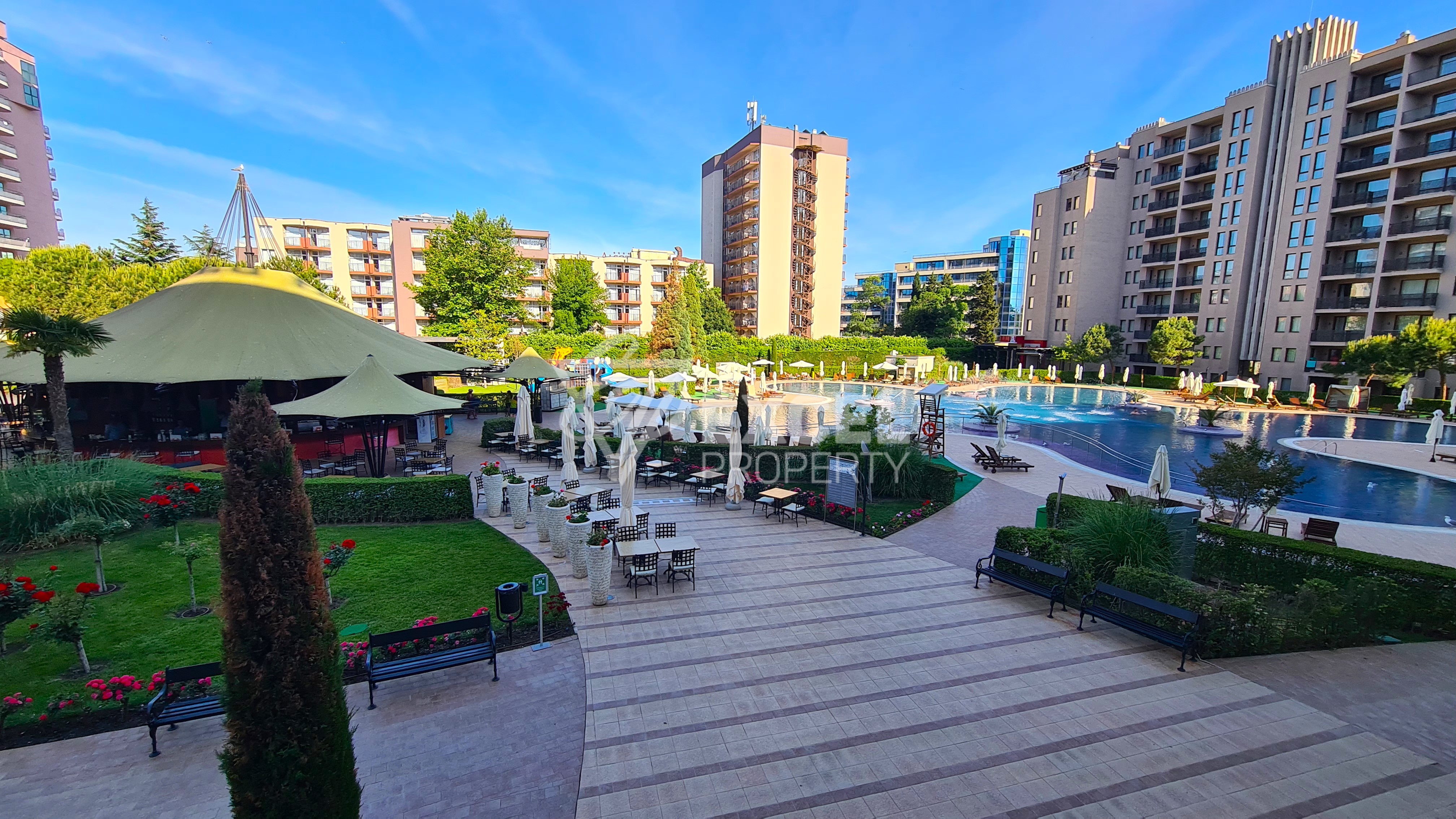 Обзаведен двустаен апартамент в комплекс Барсело Роял в Слънчев бряг