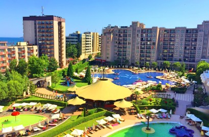 Обзаведен двустаен апартамент в комплекс Барсело Роял в Слънчев бряг