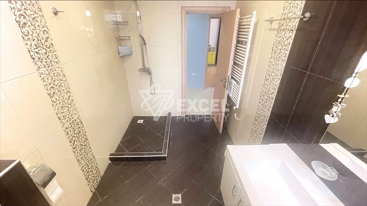 Голям апартамент в кв. Черно Море, подходящ за голямо семейство